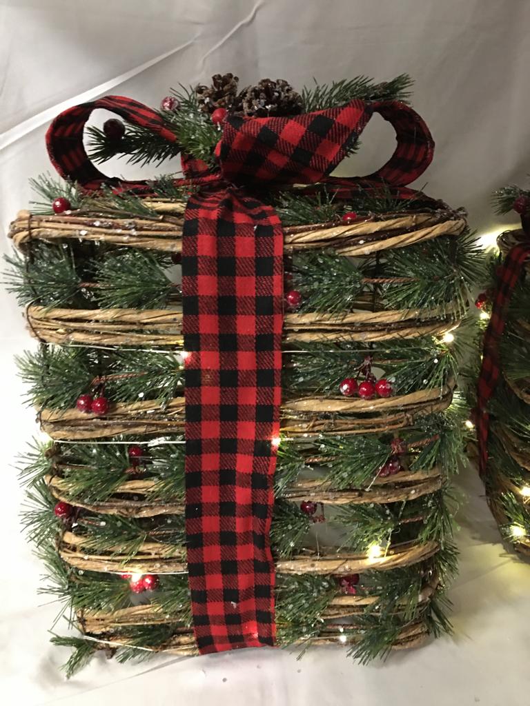 S/3 Illuminated Nesting Pine & Country Check Presents by Valerie