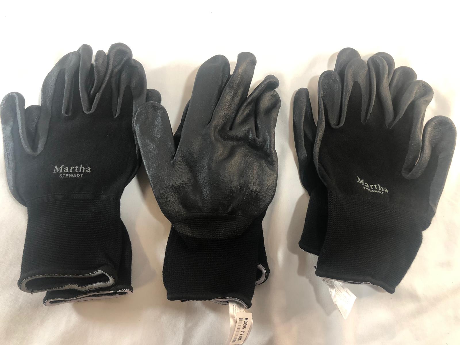 Gorilla Grip Trax Gloves- Size Small Auction